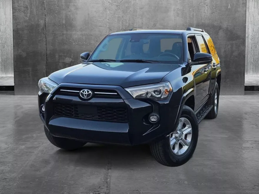 2022 Toyota 4Runner SR5 photo 1