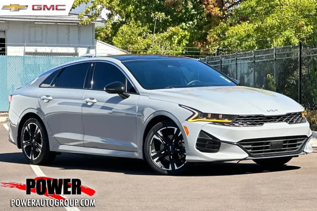 2023 Kia K5 GT-Line photo 1