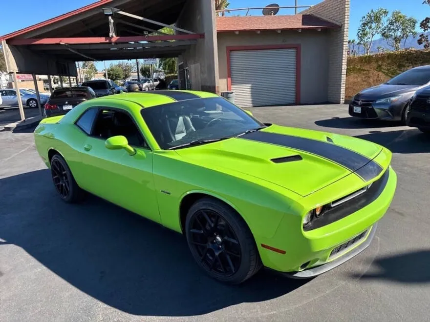 2015 Dodge Challenger R/T Plus photo 1