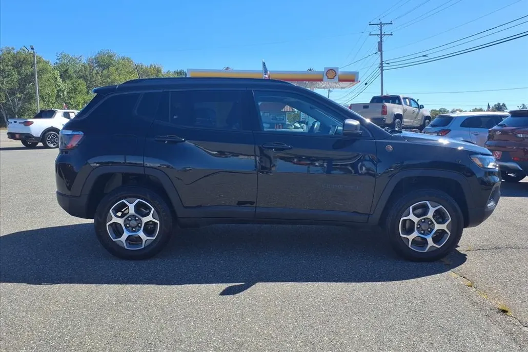 2022 Jeep Compass Trailhawk photo 1