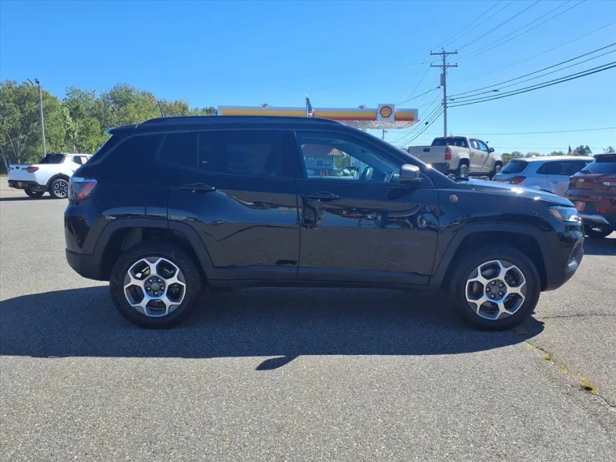 2022 Jeep Compass Trailhawk photo 1