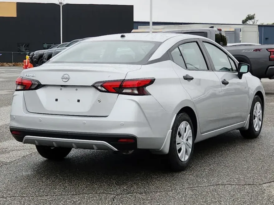 2025 Nissan Versa S photo 1