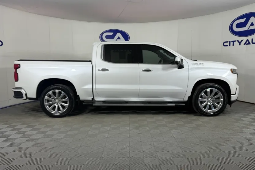 2019 Chevrolet Silverado 1500 High Country photo 1