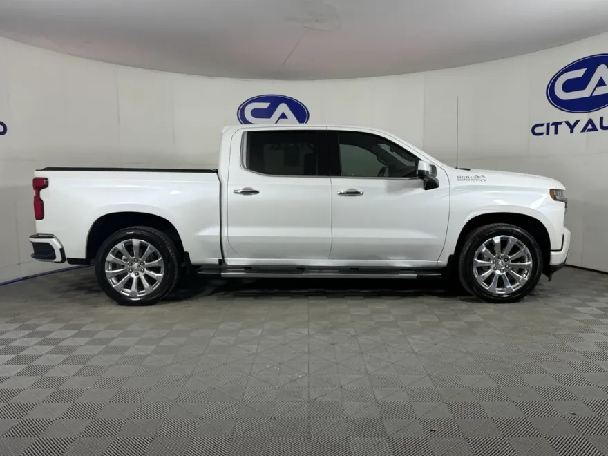 2019 Chevrolet Silverado 1500 High Country photo 1