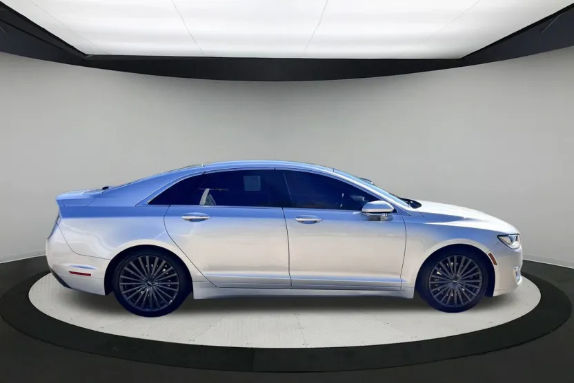 2018 Lincoln MKZ Reserve photo 1