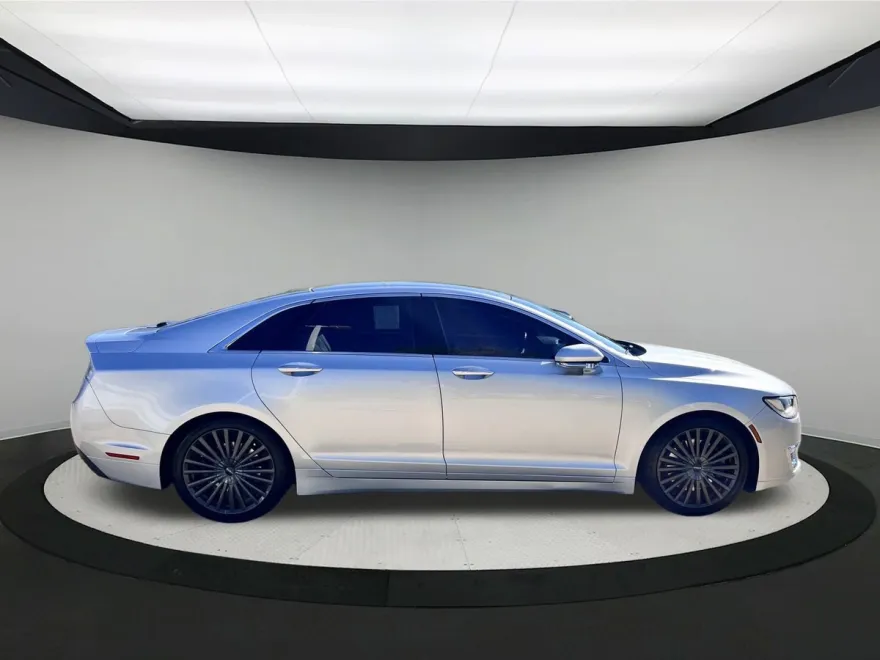 2018 Lincoln MKZ Reserve photo 1