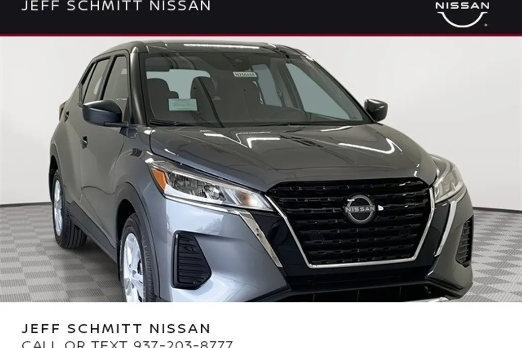 2025 Nissan Kicks Play S photo 1