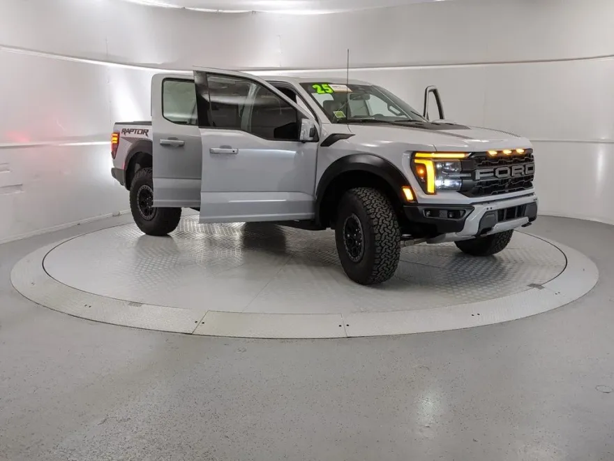 2025 Ford F-150 Raptor photo 1