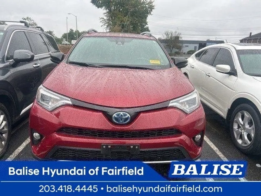 2018 Toyota RAV4 Hybrid SE photo 1