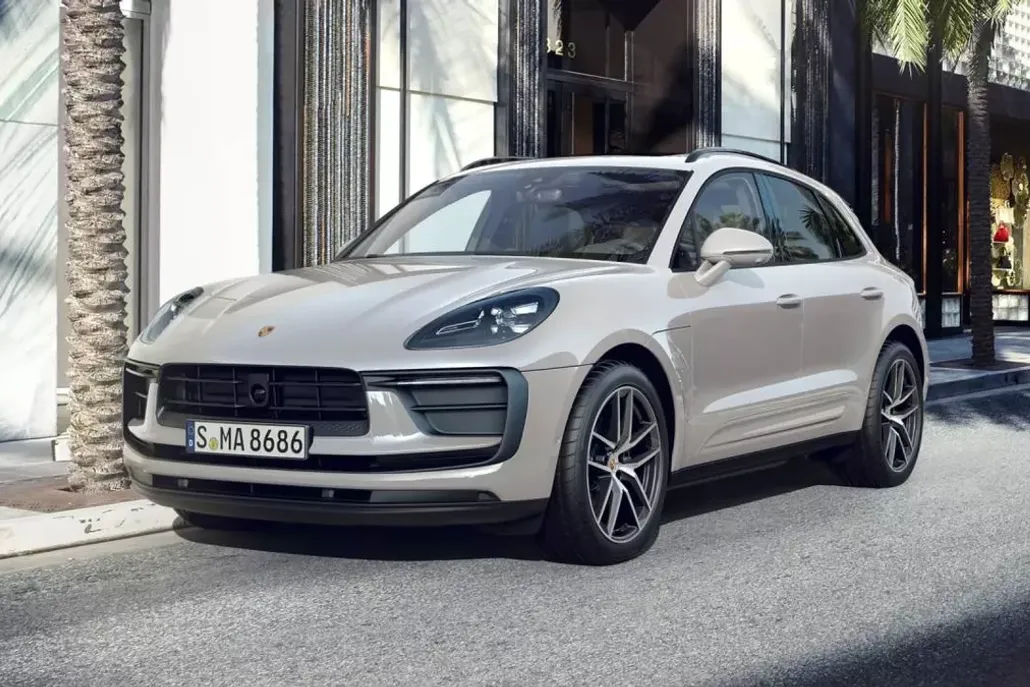 2025 Porsche Macan T photo 1
