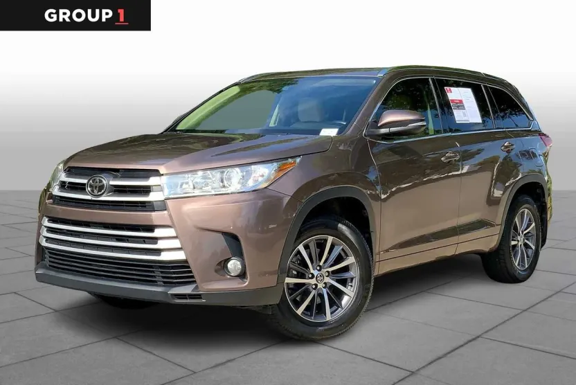 2017 Toyota Highlander XLE photo 1