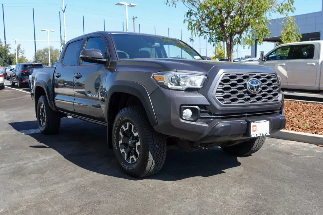 2022 Toyota Tacoma TRD Off-Road photo 1