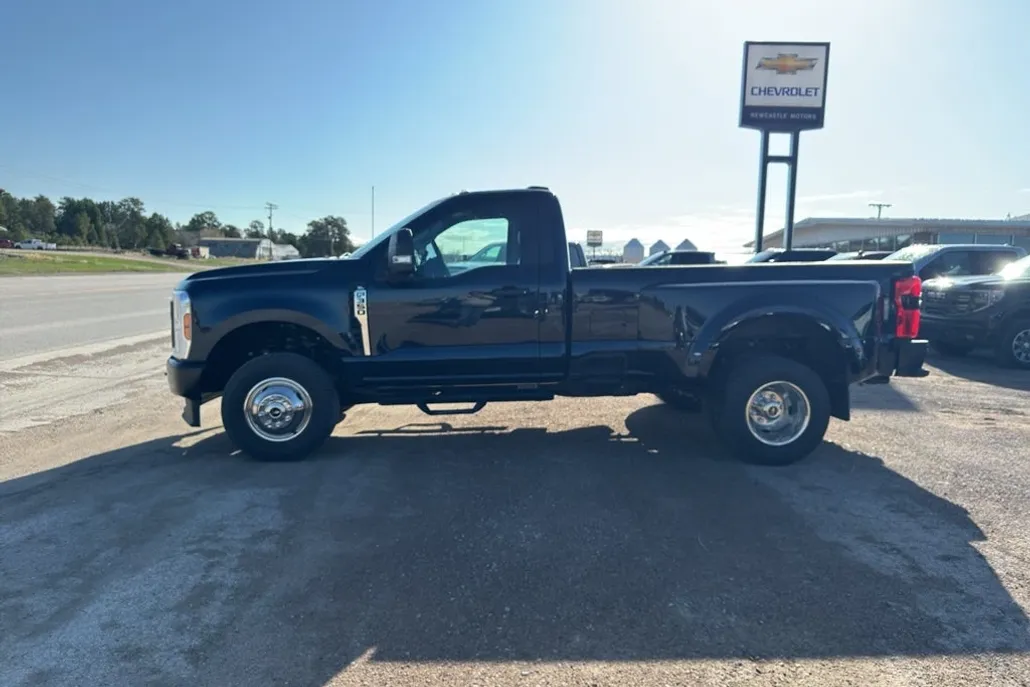 2024 Ford F-350 XL photo 1