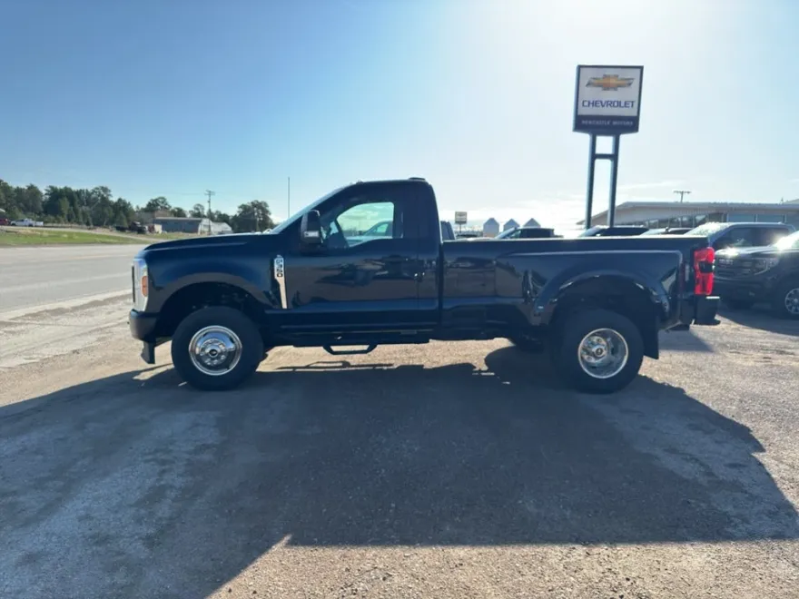 2024 Ford F-350 XL photo 1