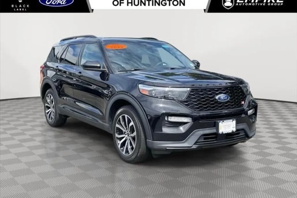 2022 Ford Explorer ST photo 1
