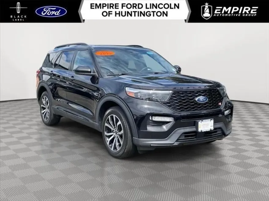 2022 Ford Explorer ST photo 1