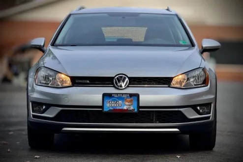 2017 Volkswagen Golf Alltrack SE photo 2