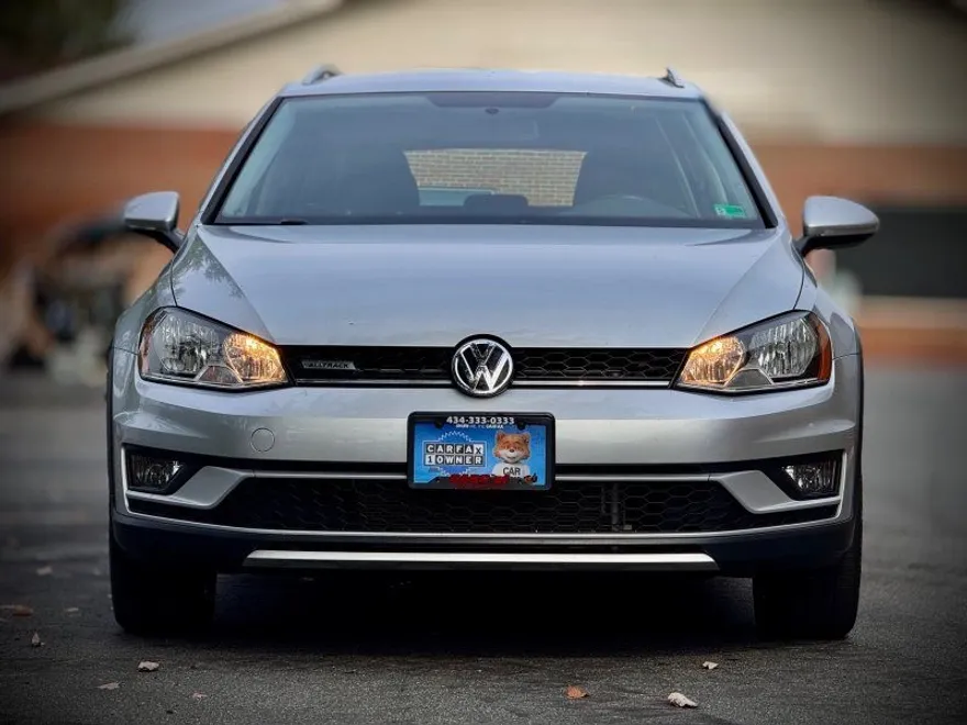 2017 Volkswagen Golf Alltrack SE photo 2