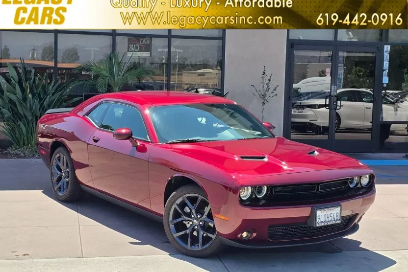 2023 Dodge Challenger SXT photo 1
