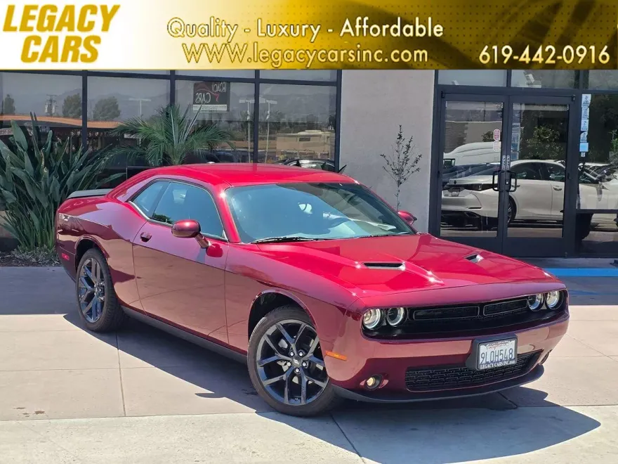 2023 Dodge Challenger SXT photo 1