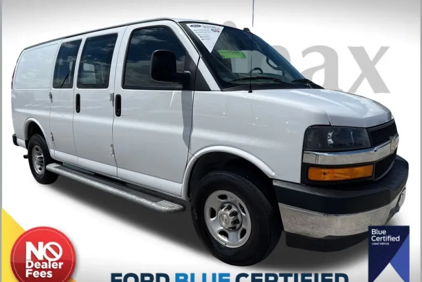 2023 Chevrolet Express 2500 Cargo photo 1