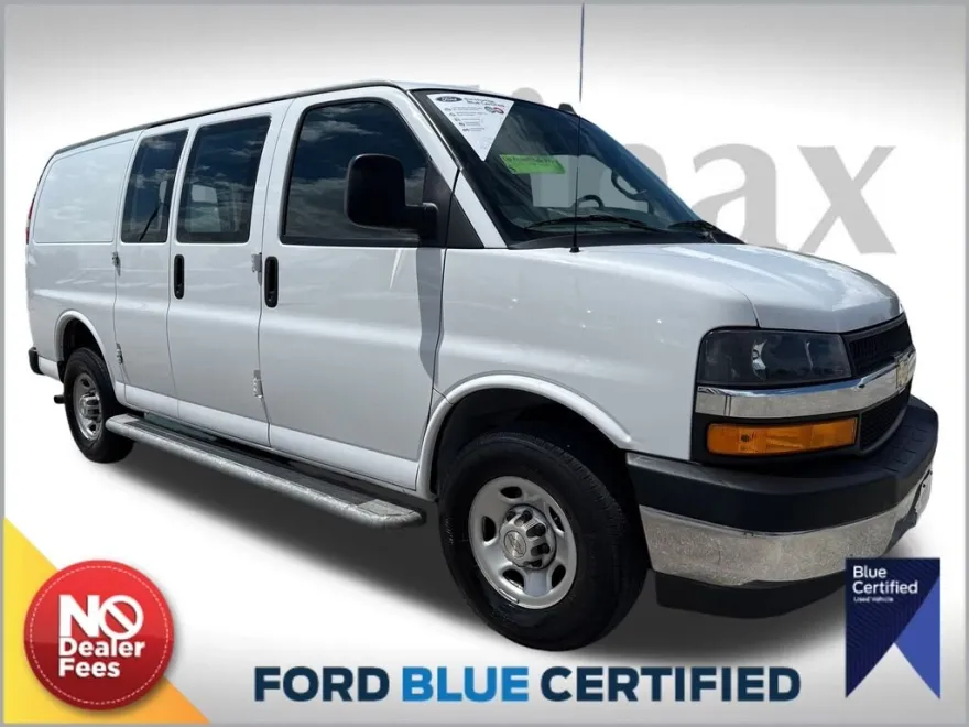 2023 Chevrolet Express 2500 Cargo photo 1