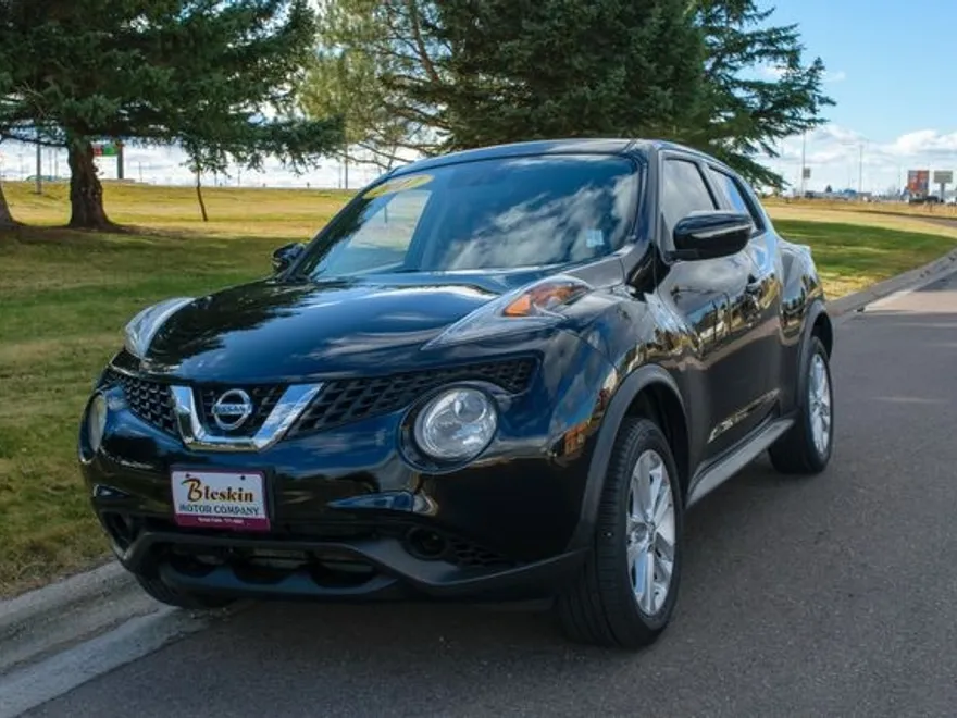 2017 Nissan Juke S photo 1