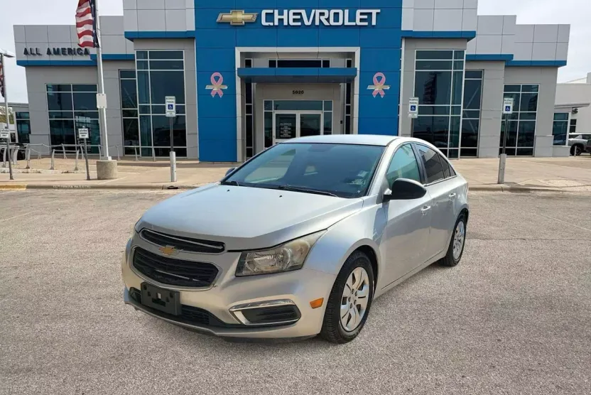 2016 Chevrolet Cruze LS photo 1