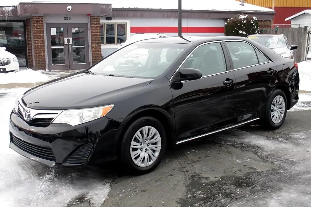 2012 Toyota Camry photo 1