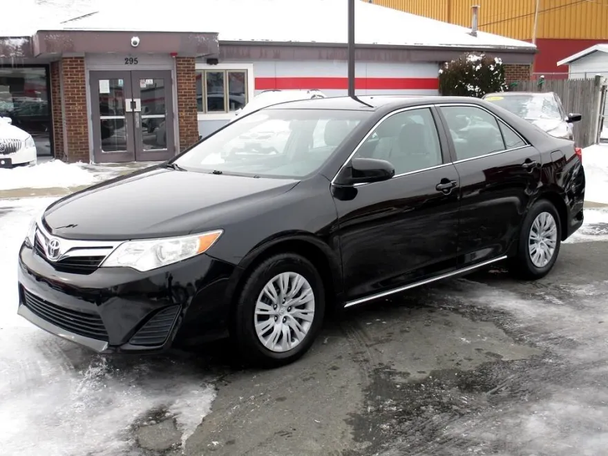 2012 Toyota Camry photo 1