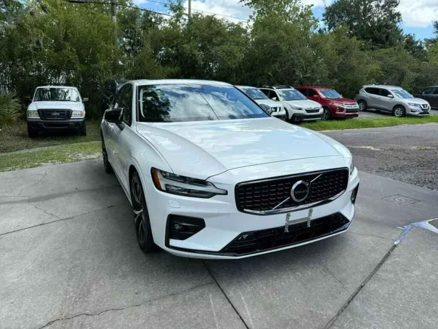 2025 Volvo S60 B5 Core photo 1
