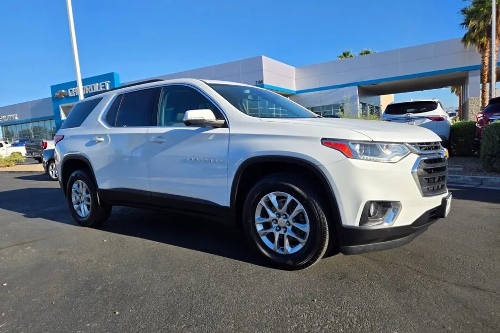 2021 Chevrolet Traverse Cloth photo 1