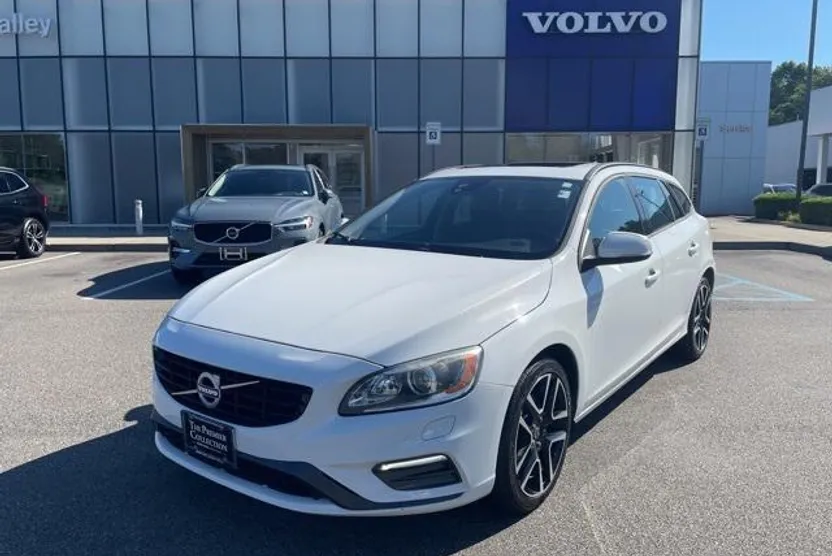 2018 Volvo V60 T5 photo 1