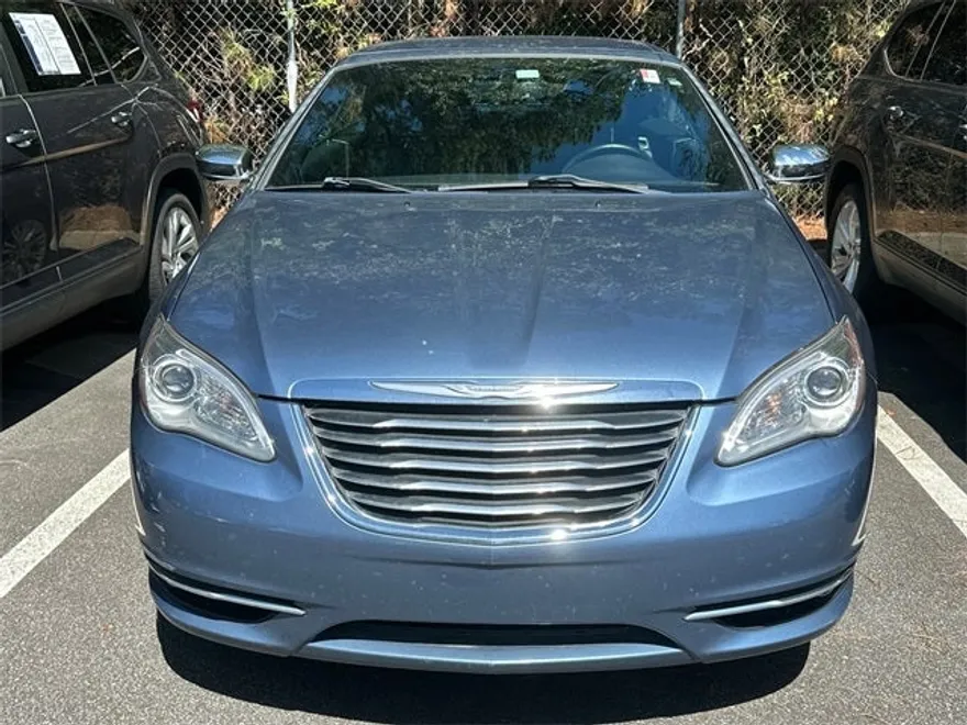 2011 Chrysler 200 Limited photo 1