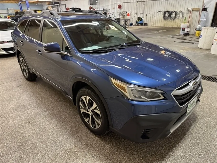 2020 Subaru Outback Limited photo 1