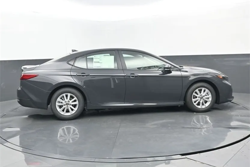 2026 Toyota Camry LE photo 1
