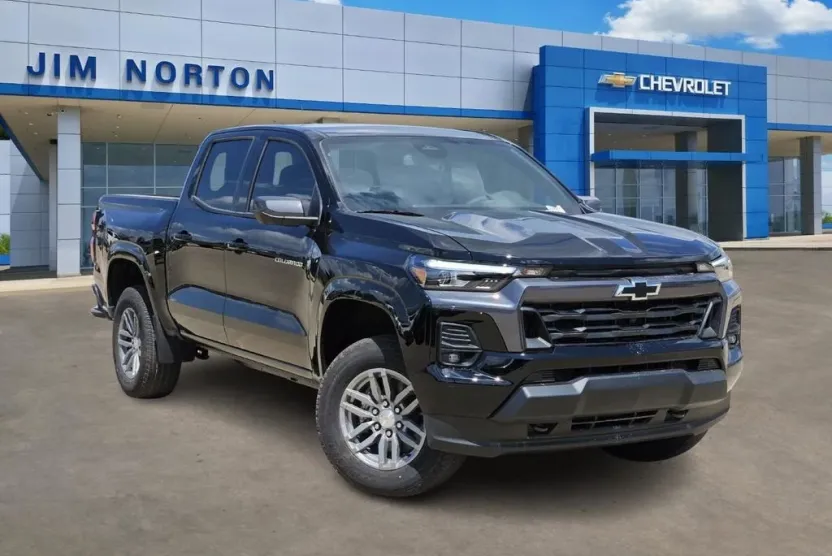 2026 Chevrolet Colorado LT photo 1