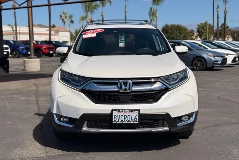 2019 Honda CR-V Touring photo 1