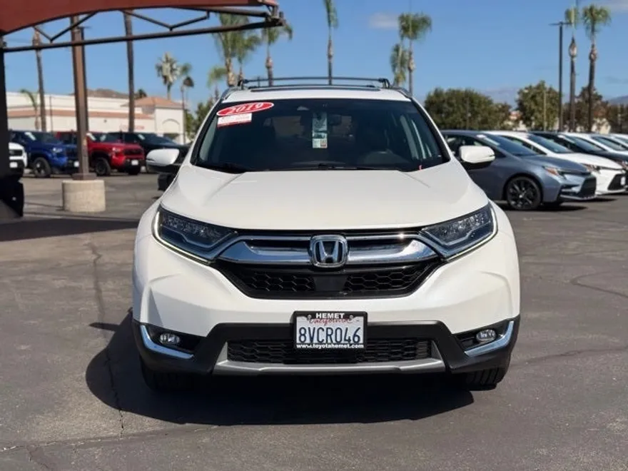 2019 Honda CR-V Touring photo 1