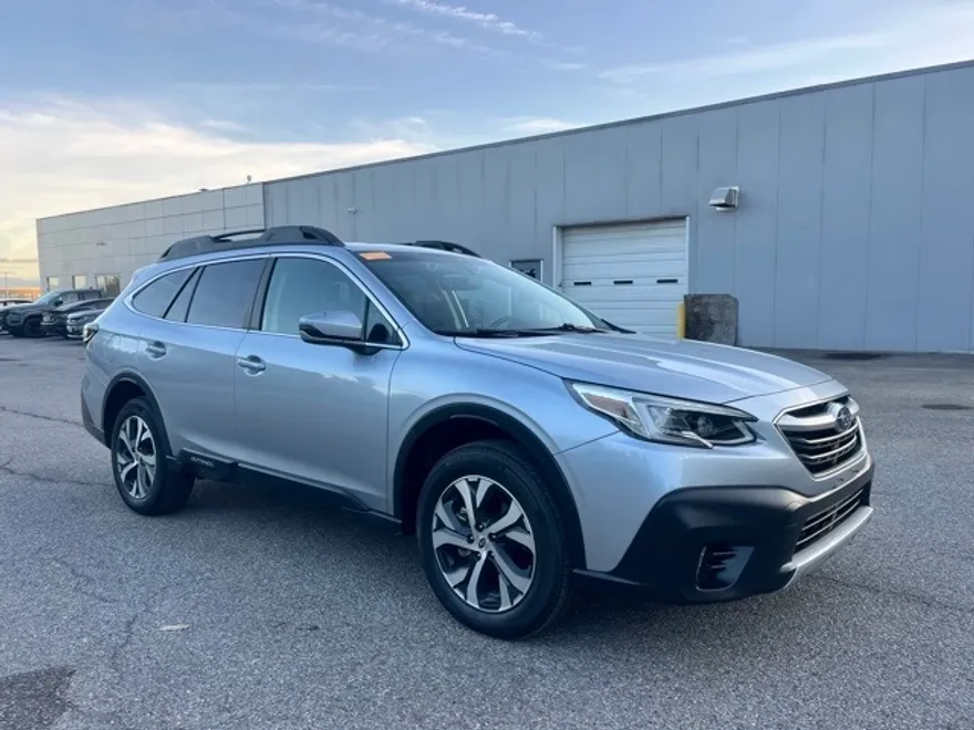 2022 Subaru Outback Limited XT photo 1
