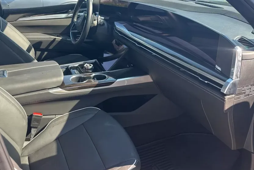 2025 Cadillac Escalade ESV Premium photo 1