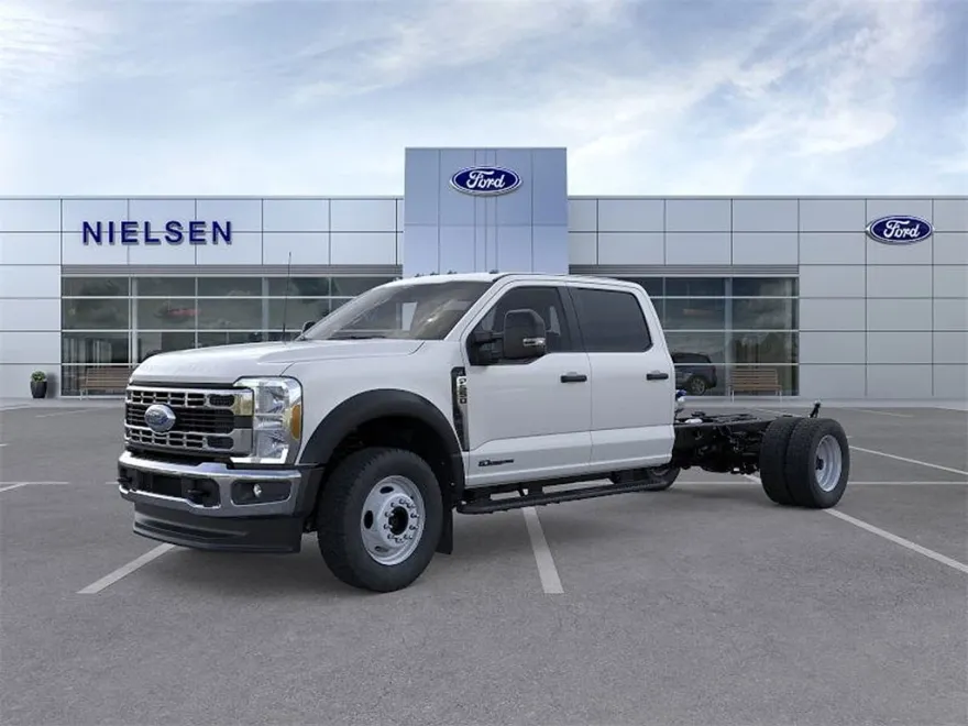 2025 Ford F-550 photo 1