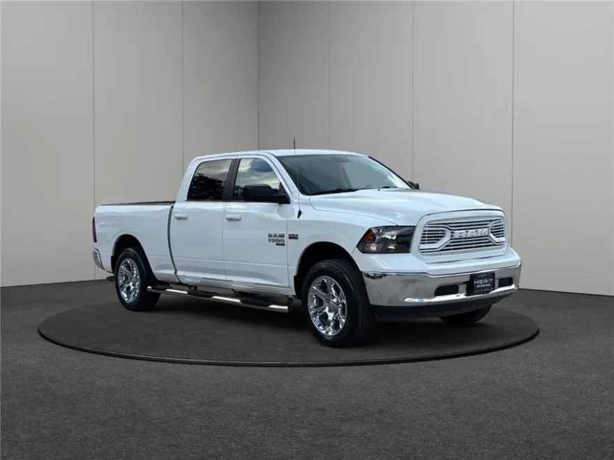 2019 Ram 1500 SLT photo 1