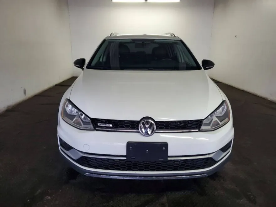 2017 Volkswagen Golf Alltrack TSI SE 4Motion photo 1