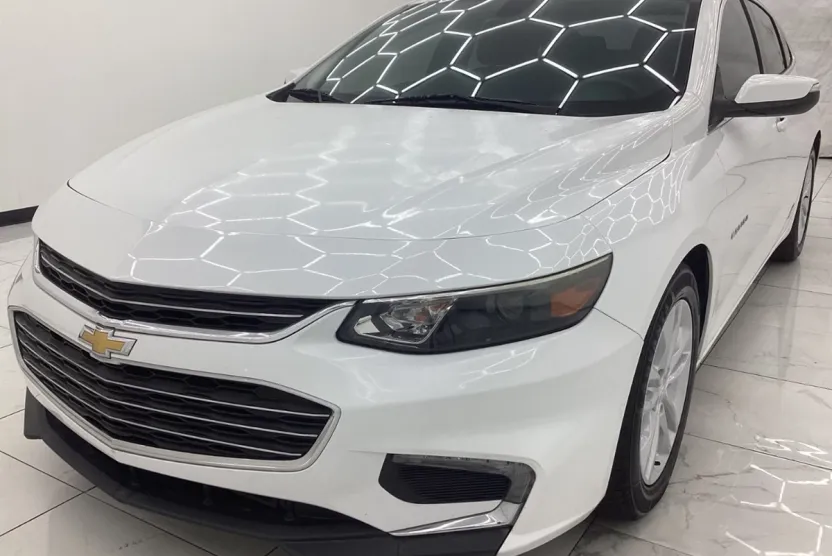 2016 Chevrolet Malibu Hybrid photo 1