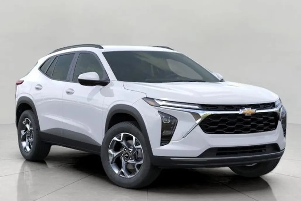 2025 Chevrolet Trax LT photo 1