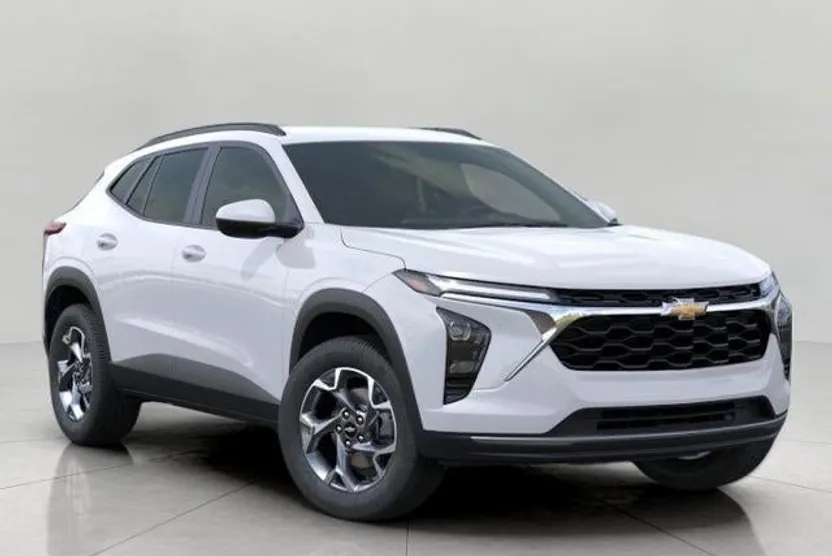 2025 Chevrolet Trax LT photo 1