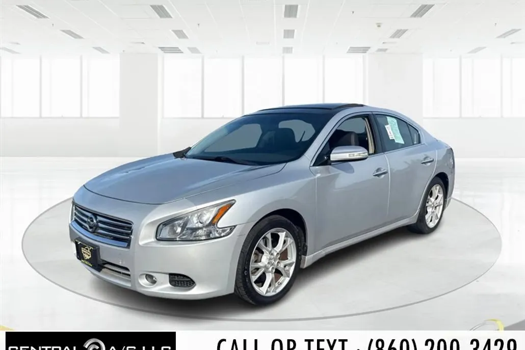 2012 Nissan Maxima SV photo 1