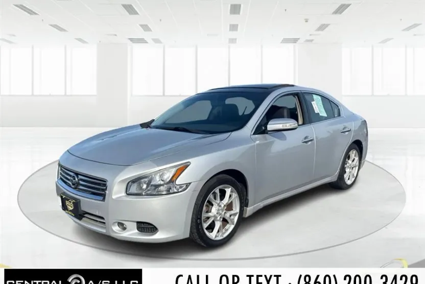 2012 Nissan Maxima SV photo 1
