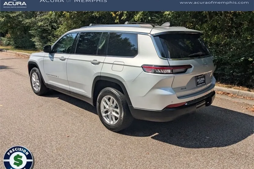 2023 Jeep Grand Cherokee Laredo photo 1